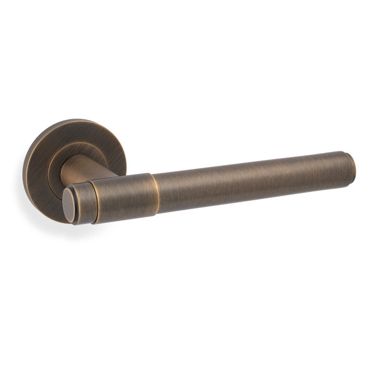 Alexander & Wilks - Kingston Plain Lever on Round Rose-Antique Brass
