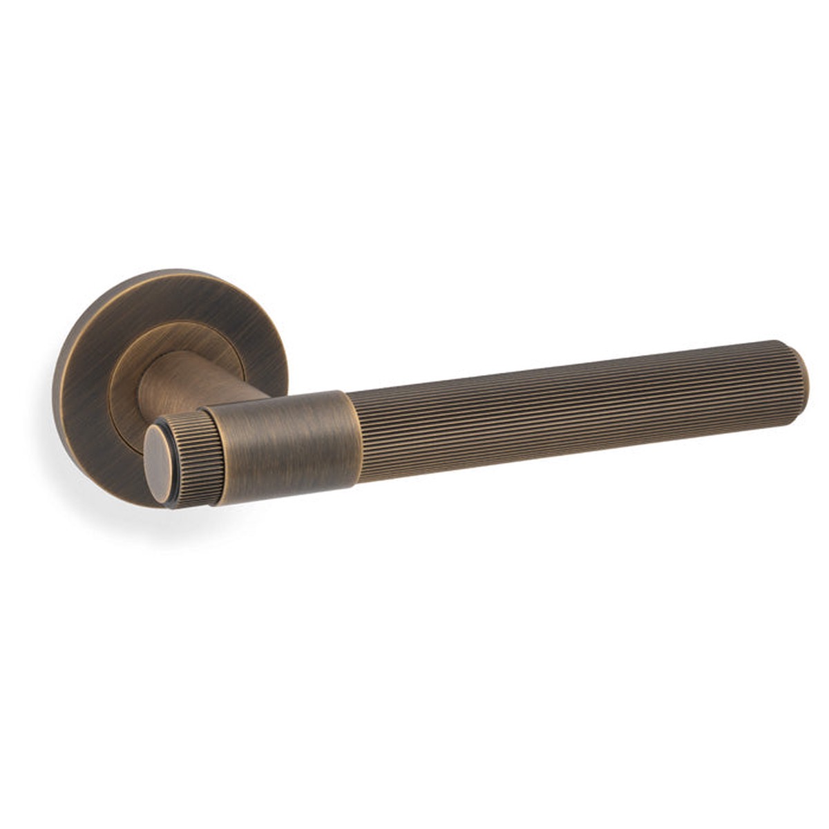 Alexander & Wilks - Kingston Reeded lever on Round Rose-Antique Brass