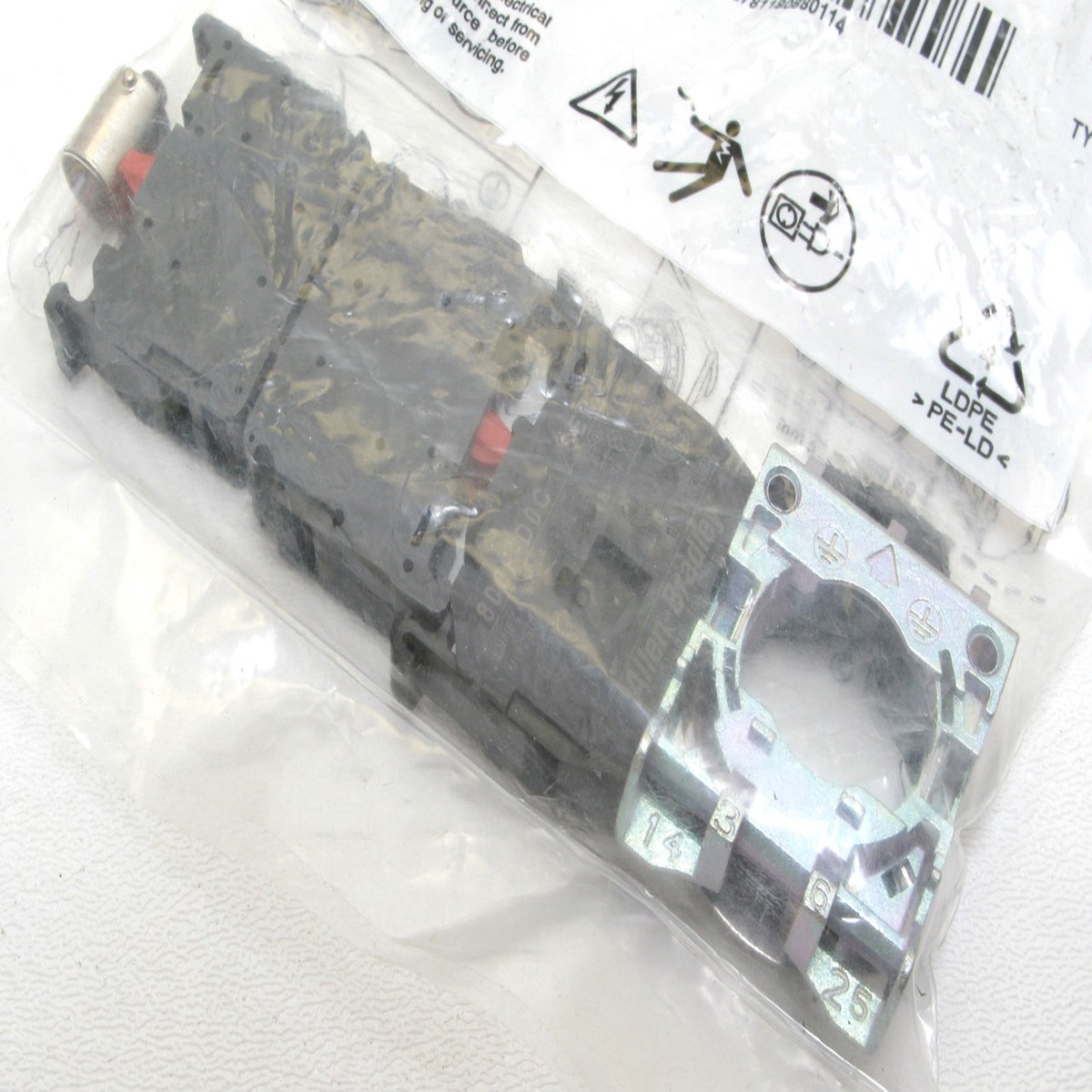 Allen-Bradley 800F-MD3CX02 Full Voltage Contact Module with Latch